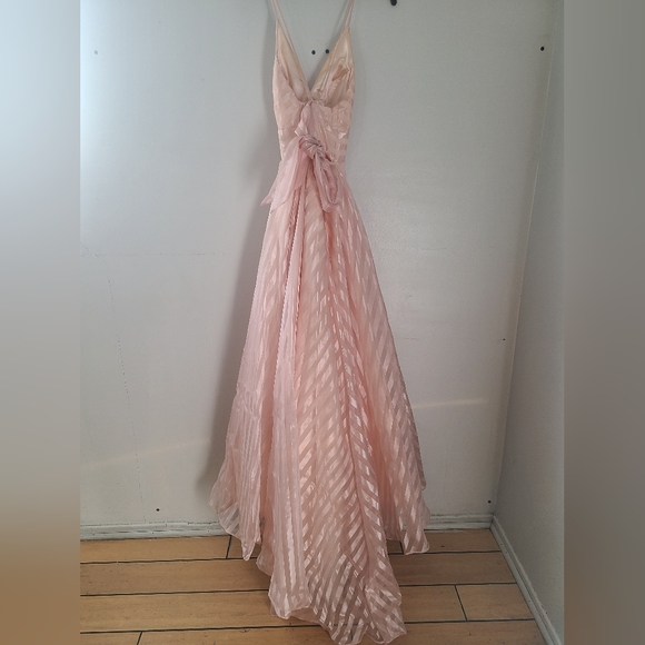 Elegant light Pink Halter Evening Gown - Picture 8 of 10